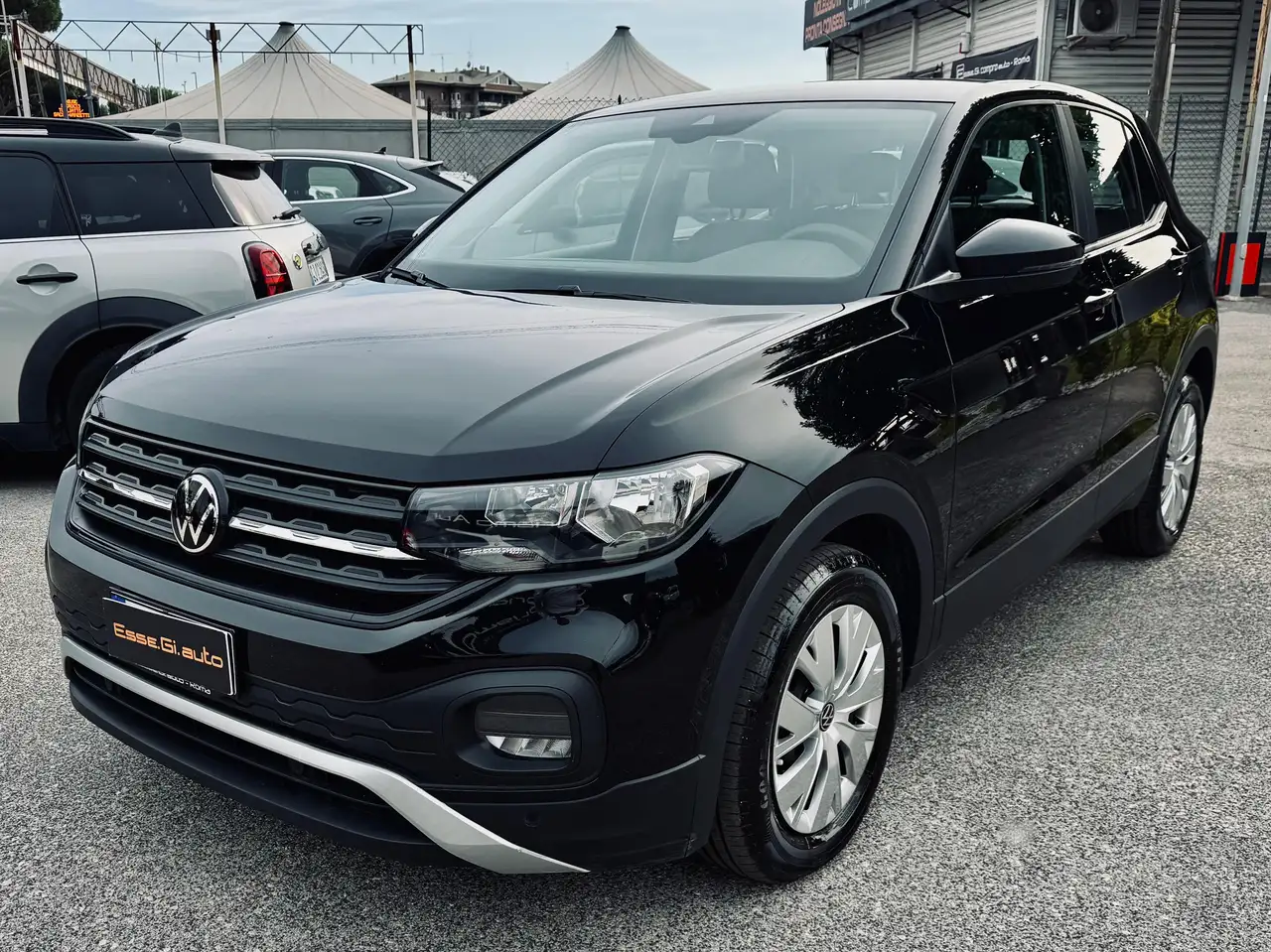 Volkswagen T-Cross Urban **POSS.PACK MEDIA** VED.NOTE — photo 1 of 12