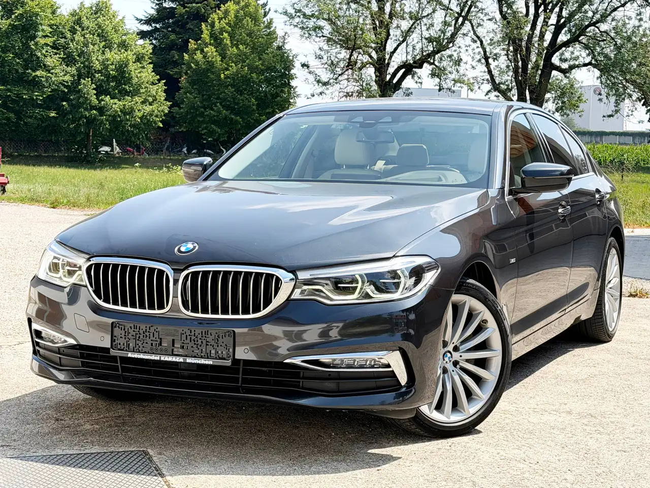 BMW 520 520 d Luxury Line Gestik Kamera HeadUp 19" 2.Hand — photo 1 of 34