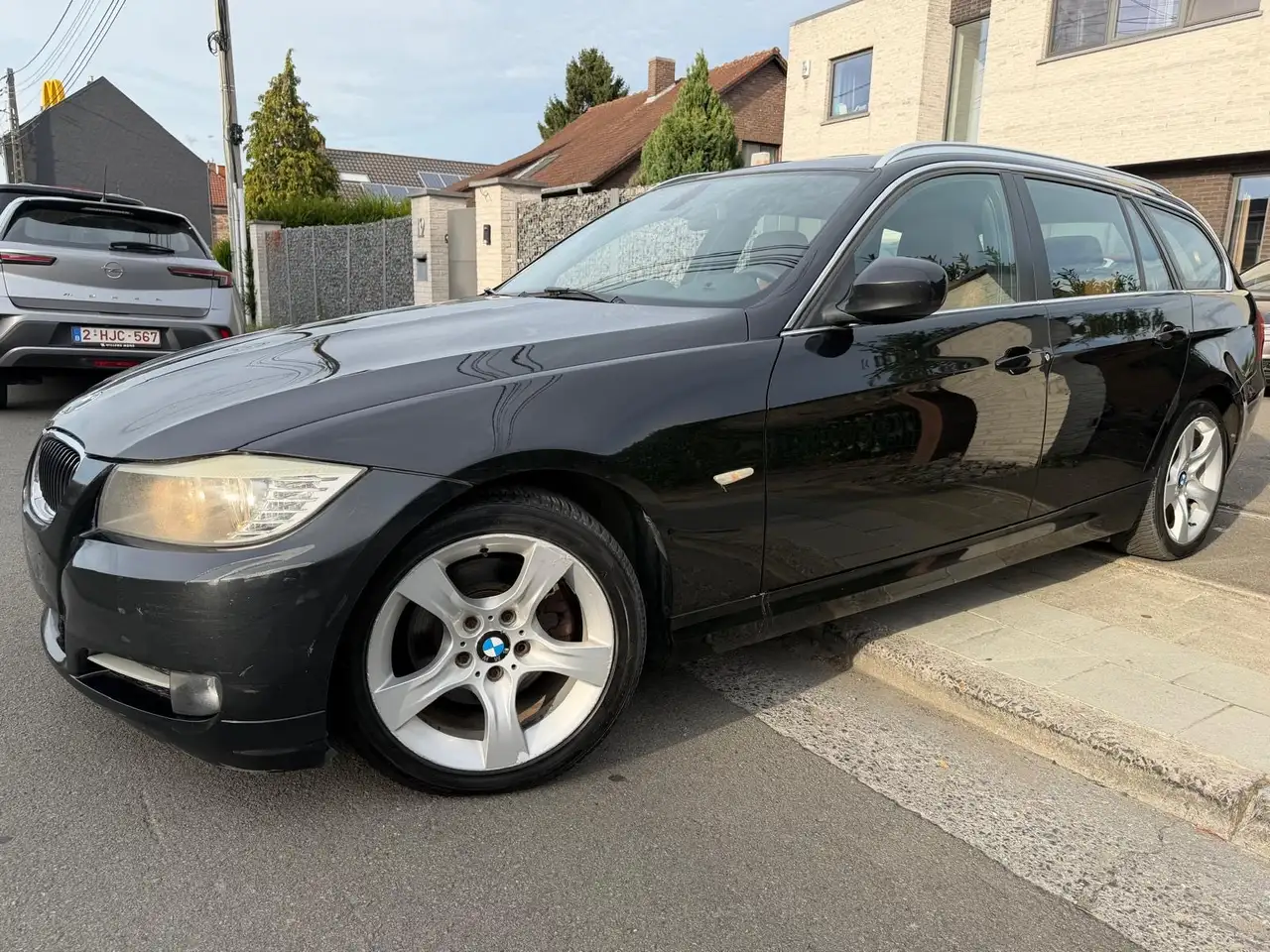 BMW 318 Touring 318d 143 ch Sport Design — photo 1 of 9