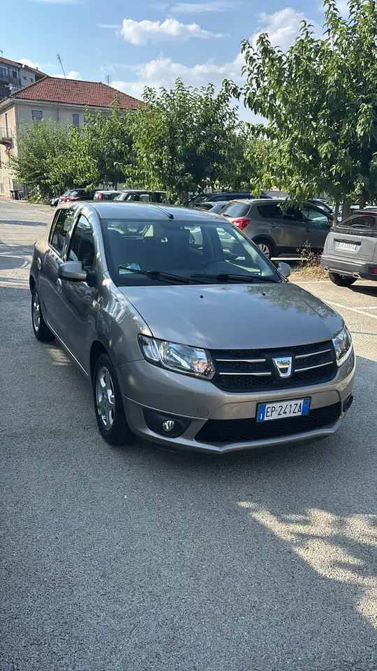 Dacia Sandero 1.4 8v Laureate c/airb.lat.,clima Gpl — photo 1 of 9