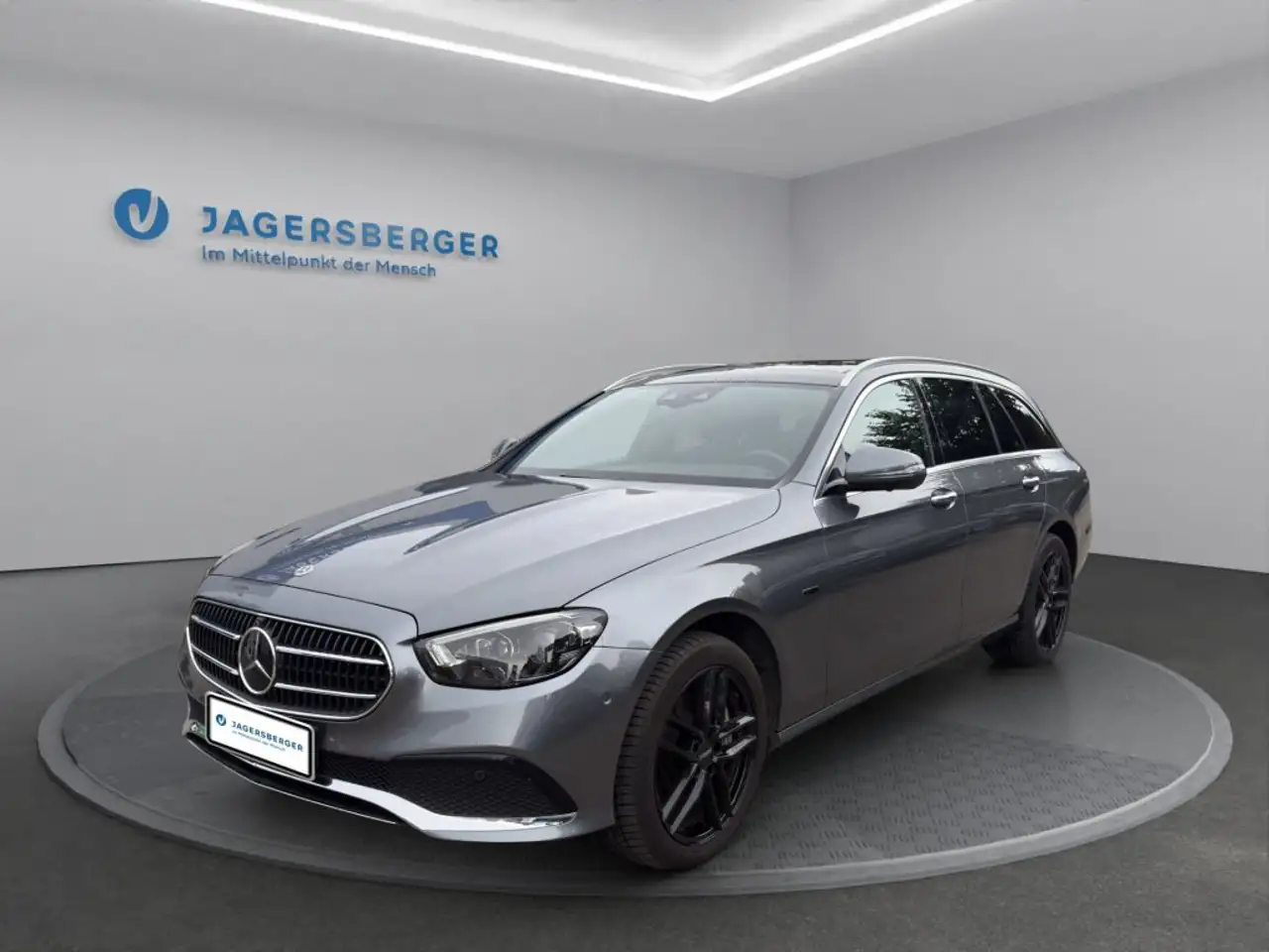 Mercedes-Benz E 300 de PHEV 4Matic Aut. — photo 1 of 28