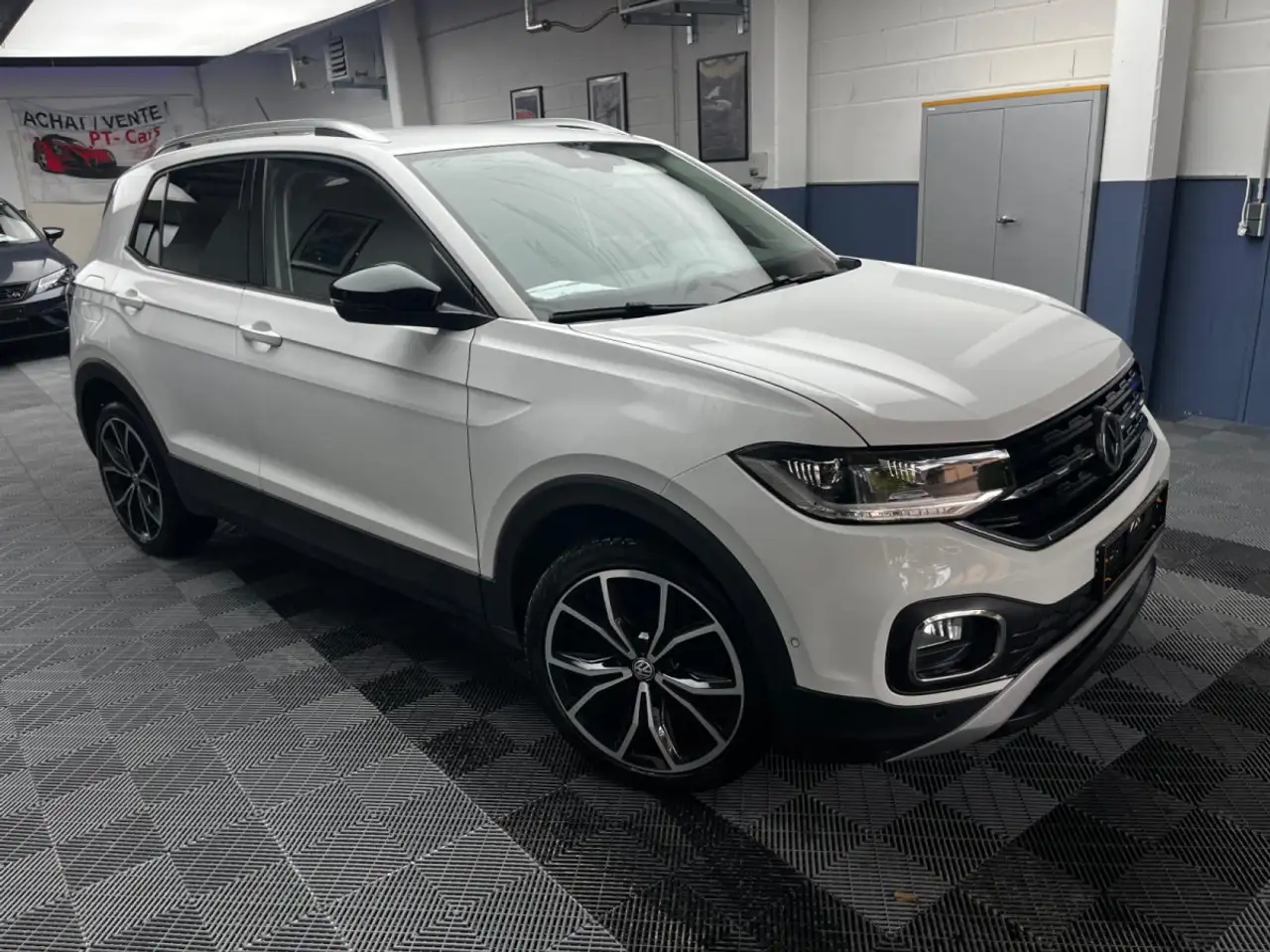 Volkswagen T-Cross 1.0 essence 116 DSG — photo 1 of 8