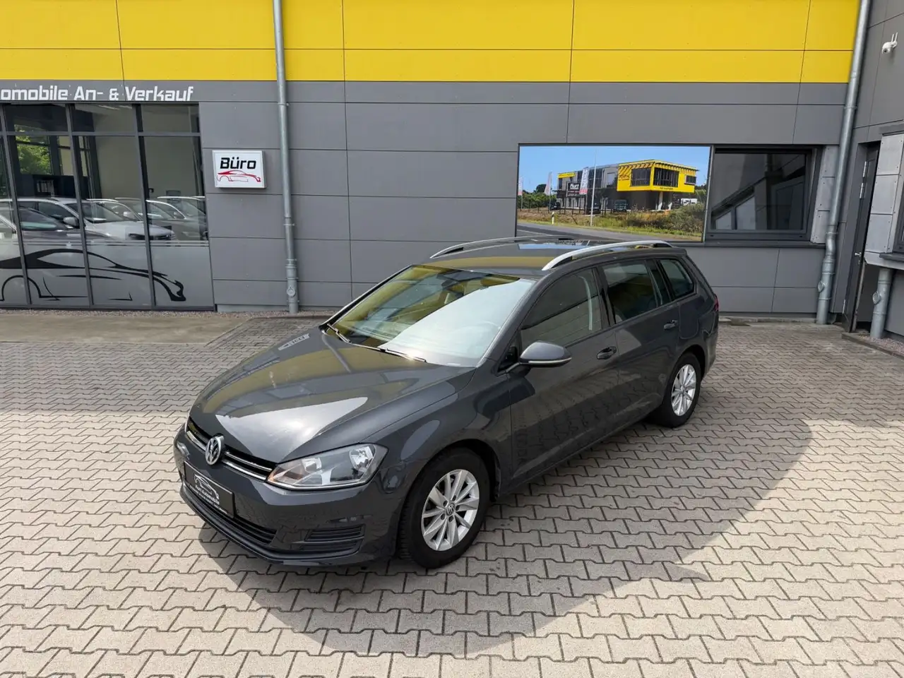 Volkswagen Golf VII Variant Comfortline/TEMPOMAT/KLIMAA*/ — photo 1 of 27