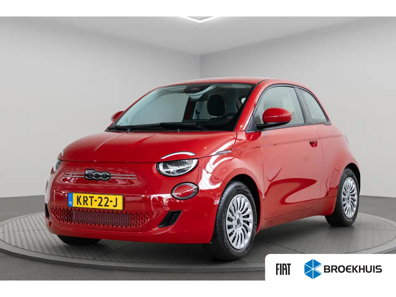 Fiat 500e 42 kWh | Camera | Parkeersensoren Voor & Achter | — photo 1 of 33