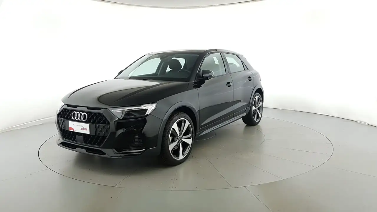 Audi A1 allstreet 30 1.0 tfsi Identity Contrast 110cv s tr — photo 1 of 15