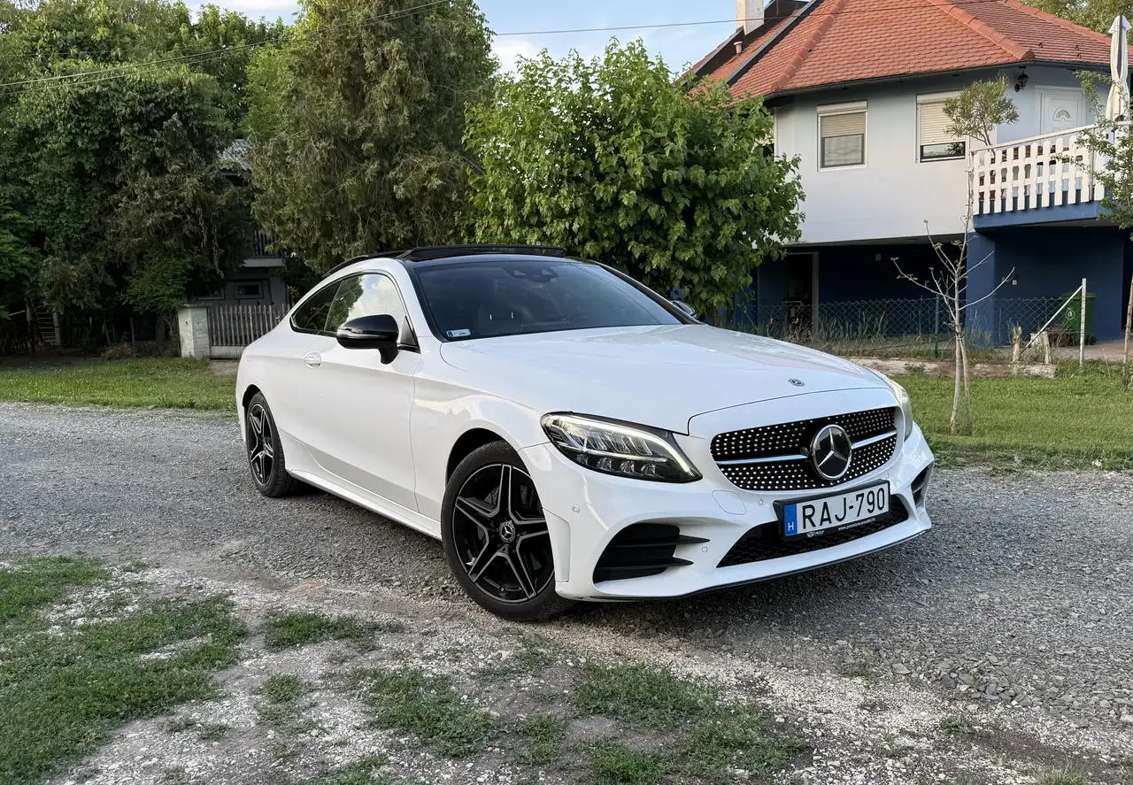 Mercedes-Benz C 220 d Coupe 4Matic 9G-TRONIC AMG Line — photo 1 of 6
