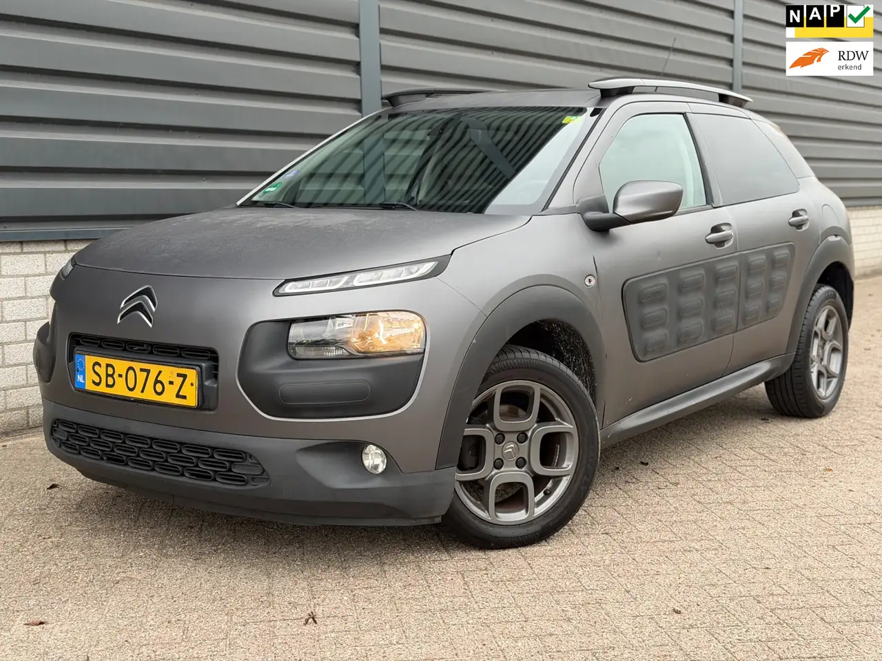 Citroen C4 Cactus 1.2 PureTech Shine Navi airco apk — photo 1 of 27