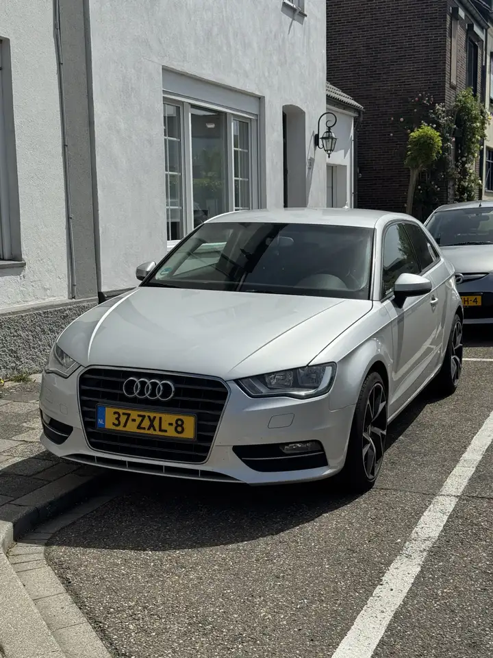 Audi A3 1.4 TFSI Attr. Pro L — photo 1 of 11
