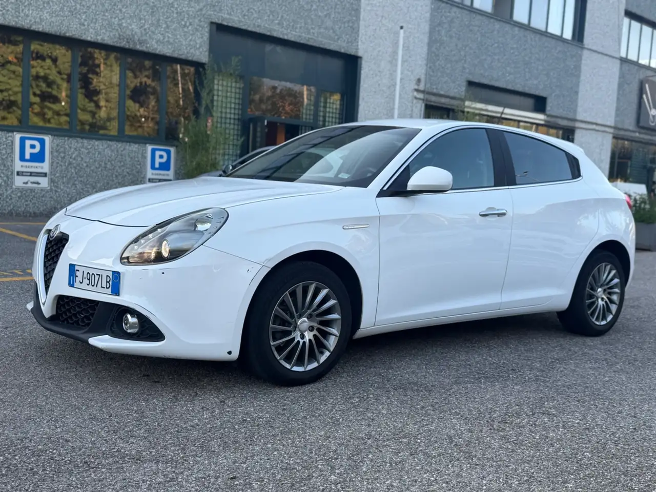 Alfa Romeo Giulietta Giulietta 1.6 JTDm 120 CV*Neopatentati*Cerchi* — photo 1 of 12