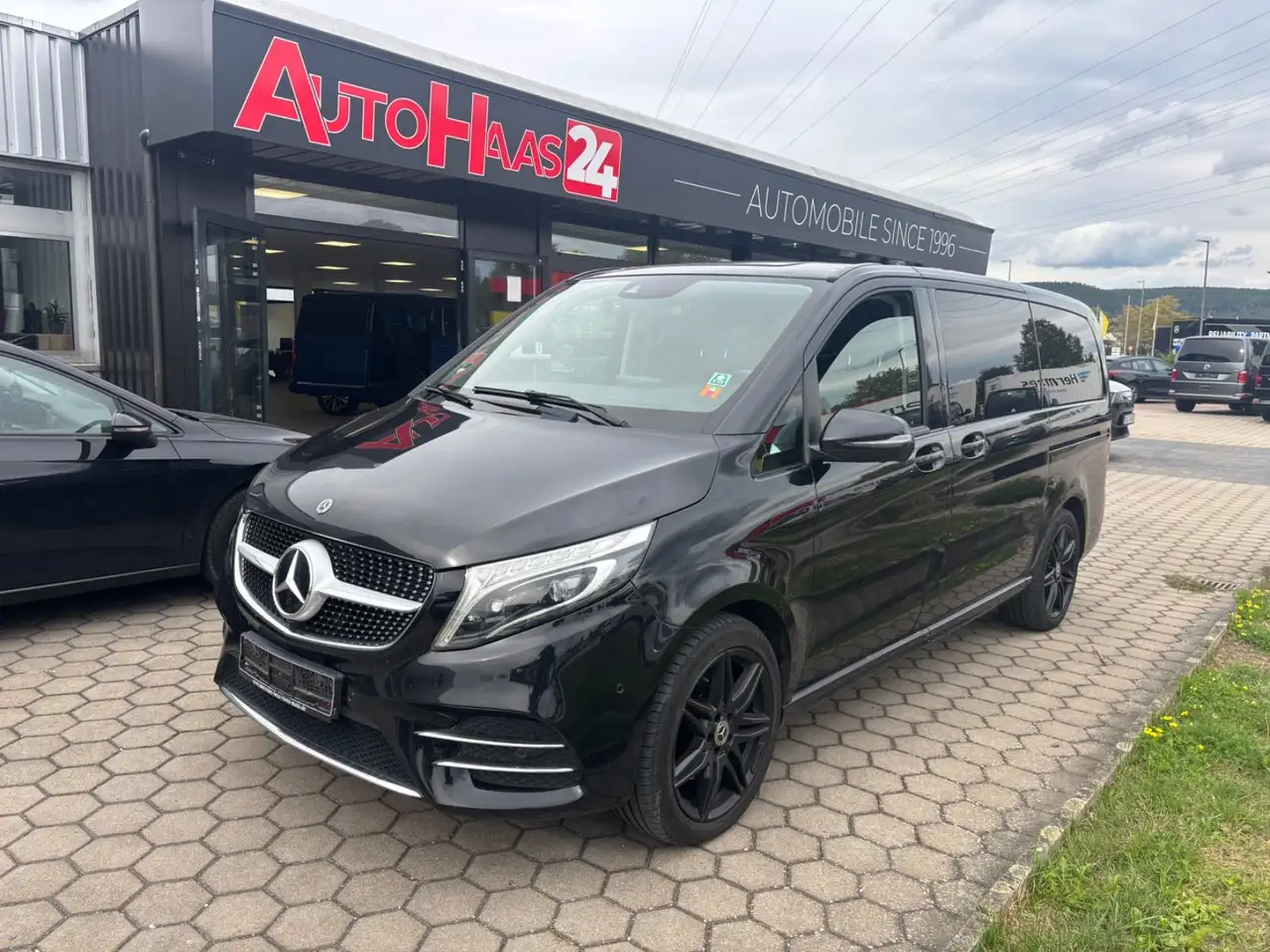 Mercedes-Benz V 300 AVANTGARDE EDITION 4MATIC lang NUR EXPORT — photo 1 of 10