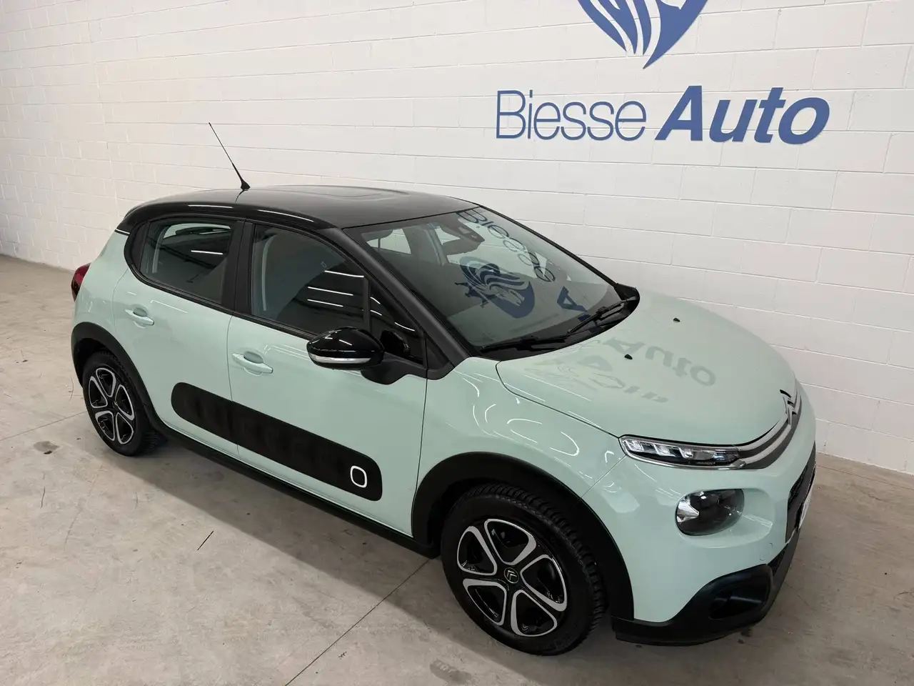 2017 Citroen C3 C3 1.2 Puretech Live 68cv NEOPATENTATI, photograph 2