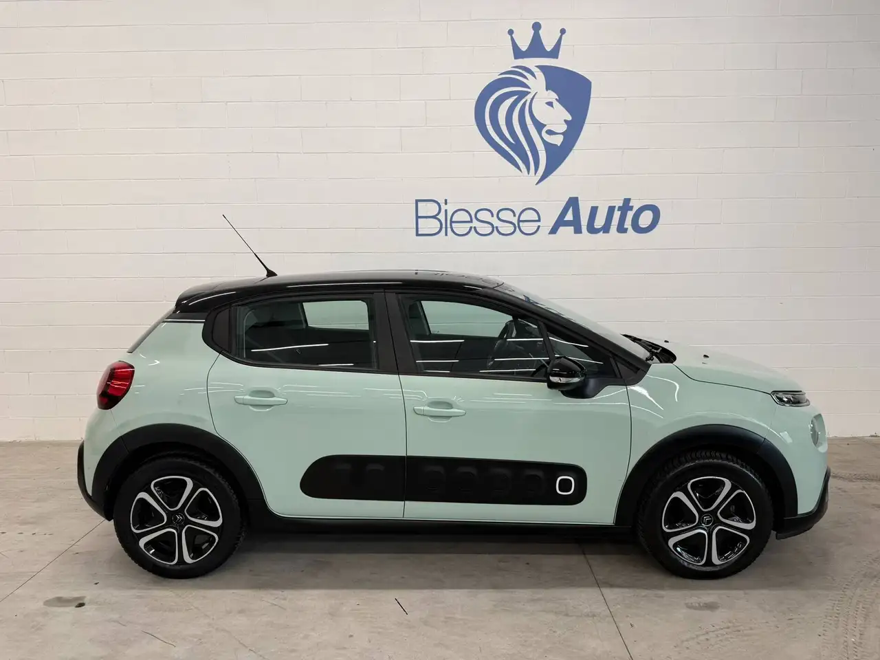 2017 Citroen C3 C3 1.2 Puretech Live 68cv NEOPATENTATI, photograph 3