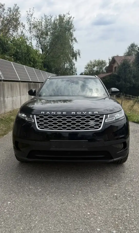 Land Rover Range Rover Evoque Land Rover Range Rover Velar D180 SUV / Geländewag — photo 1 of 10