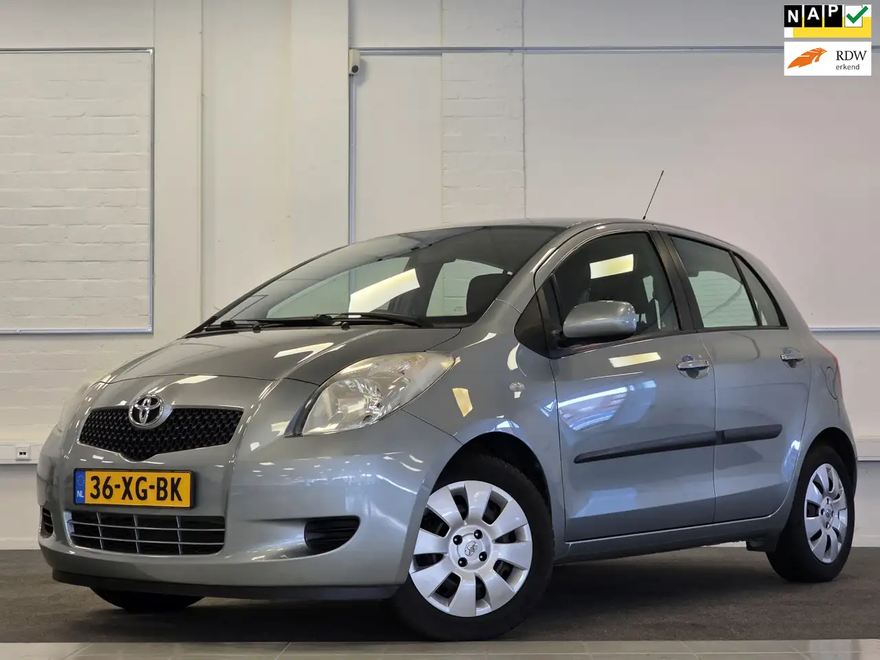 Toyota Yaris 1.3 VVTi Sol Automaat Trekhaak Airco 1e Eigenaar A — photo 1 of 15