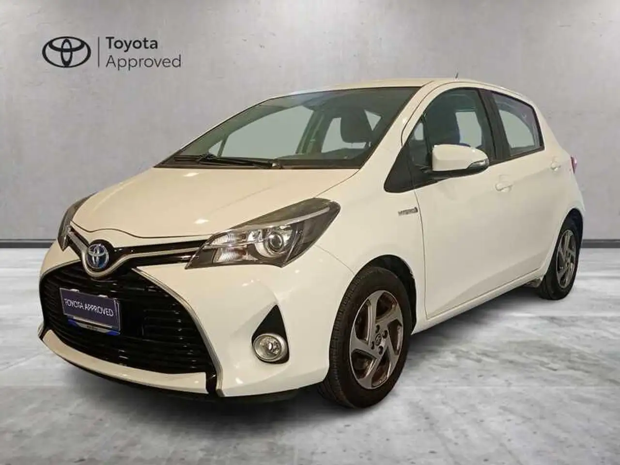 Toyota Yaris 5 Porte 1.5 Hybrid Active — photo 1 of 10