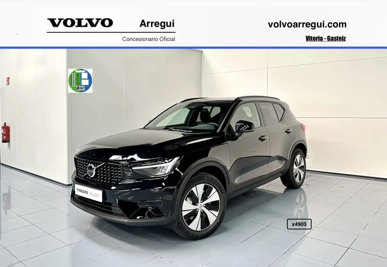 Volvo XC40 B3 Plus Aut. — photo 1 of 32