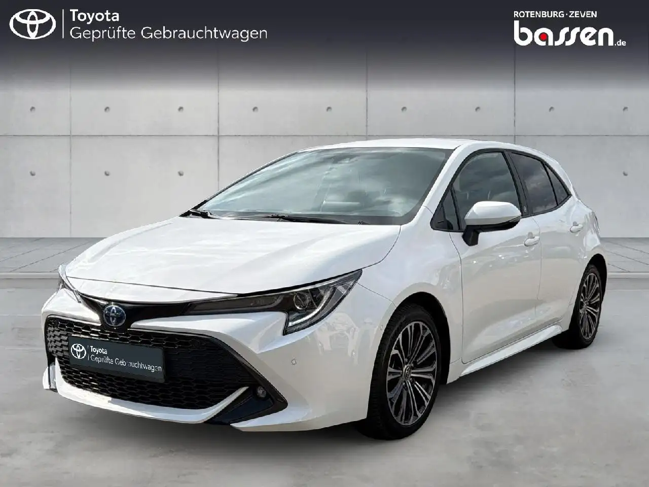 Toyota Corolla Hybrid Team D — photo 1 of 15