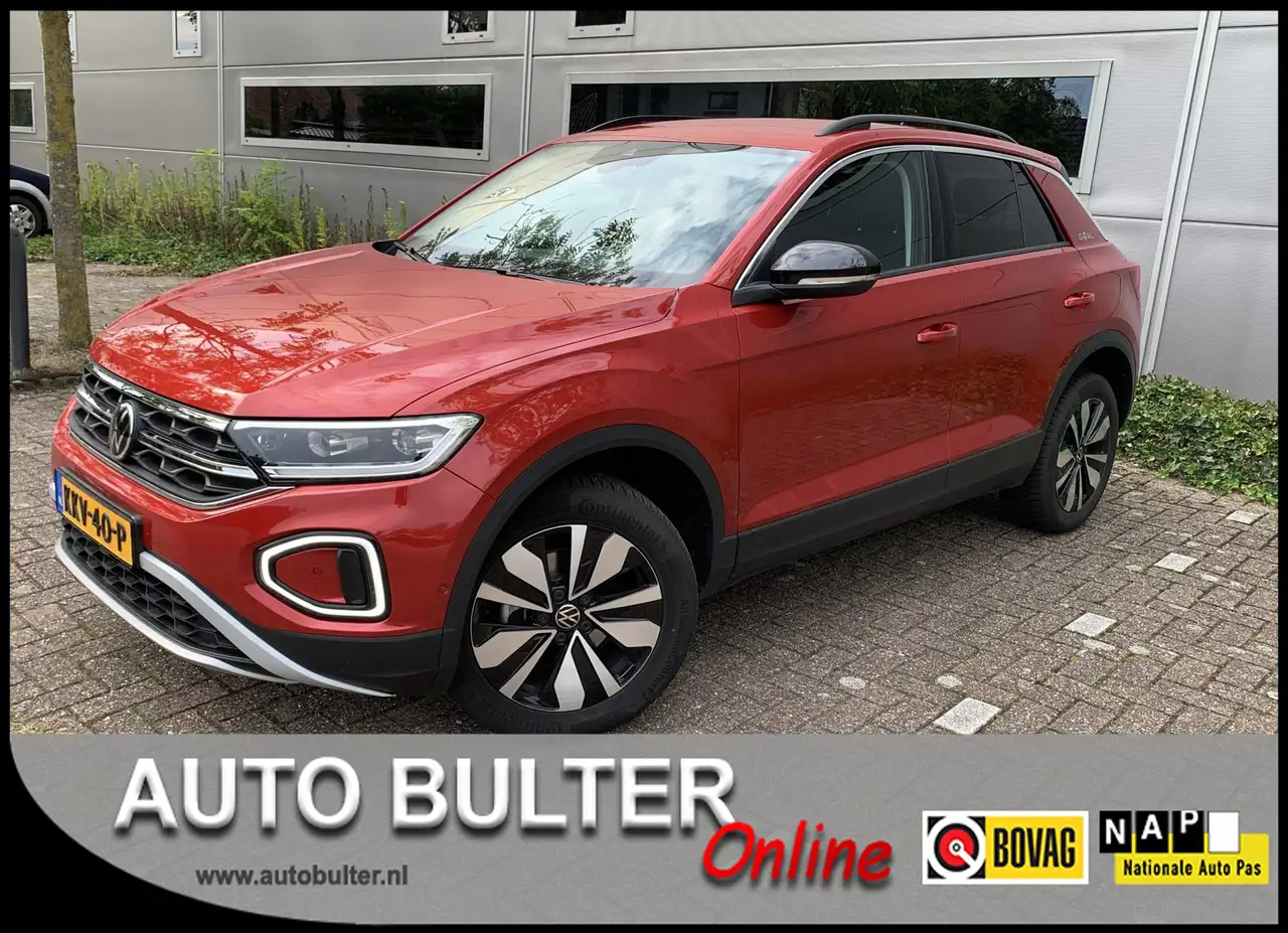 Volkswagen T-Roc 1.5 TSI Life Edition, DSG — photo 1 of 35