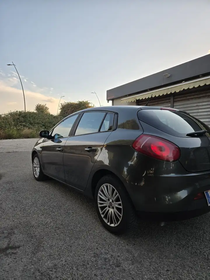 Fiat Bravo 1.9 mjt Dynamic — photo 1 of 8