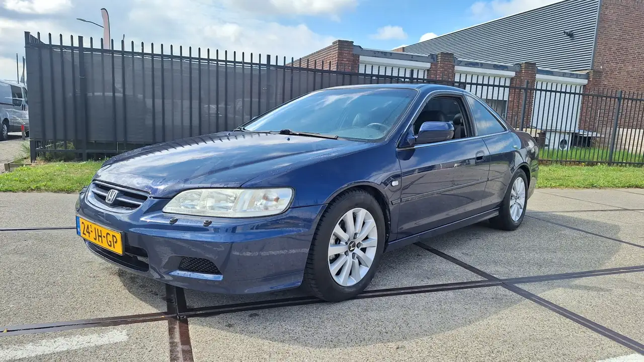 Honda Accord Coupé 3.0i-24V V6 — photo 1 of 8