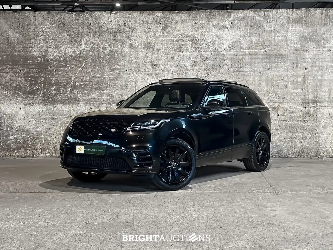Land Rover Range Rover Velar 2.0 P300 Turbo AWD R-Dynamic HSE — photo 1 of 40