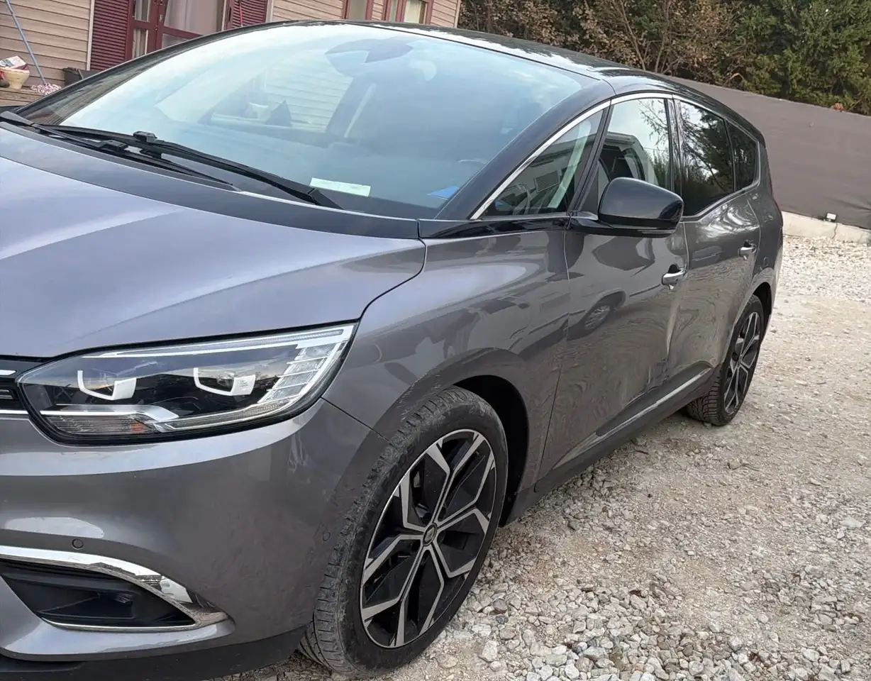 Renault Scenic Scenic Blue dCi 120 SL Black Edition — photo 1 of 3