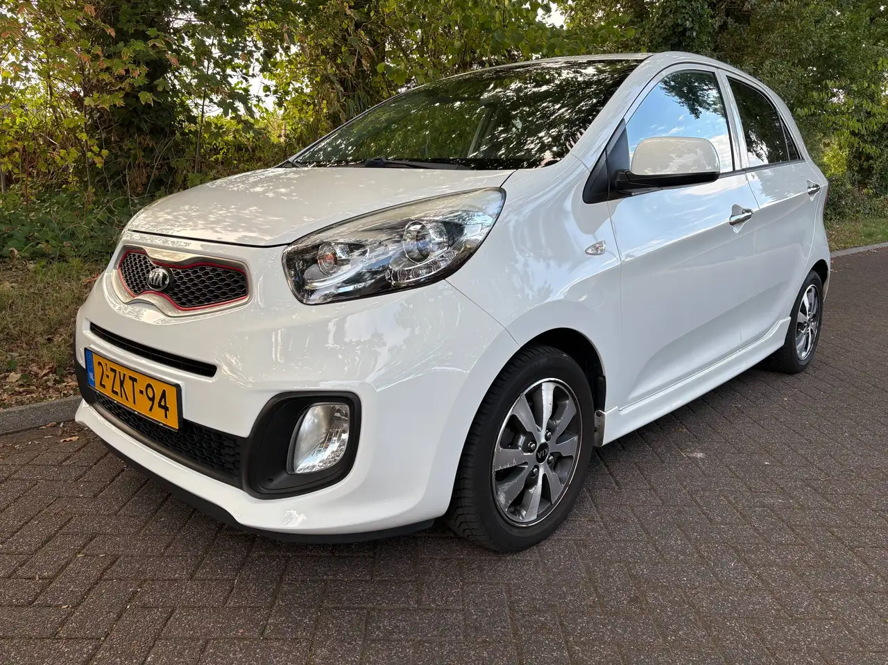 Kia Picanto Picanto 1.0 CVVT X-treme — photo 1 of 24