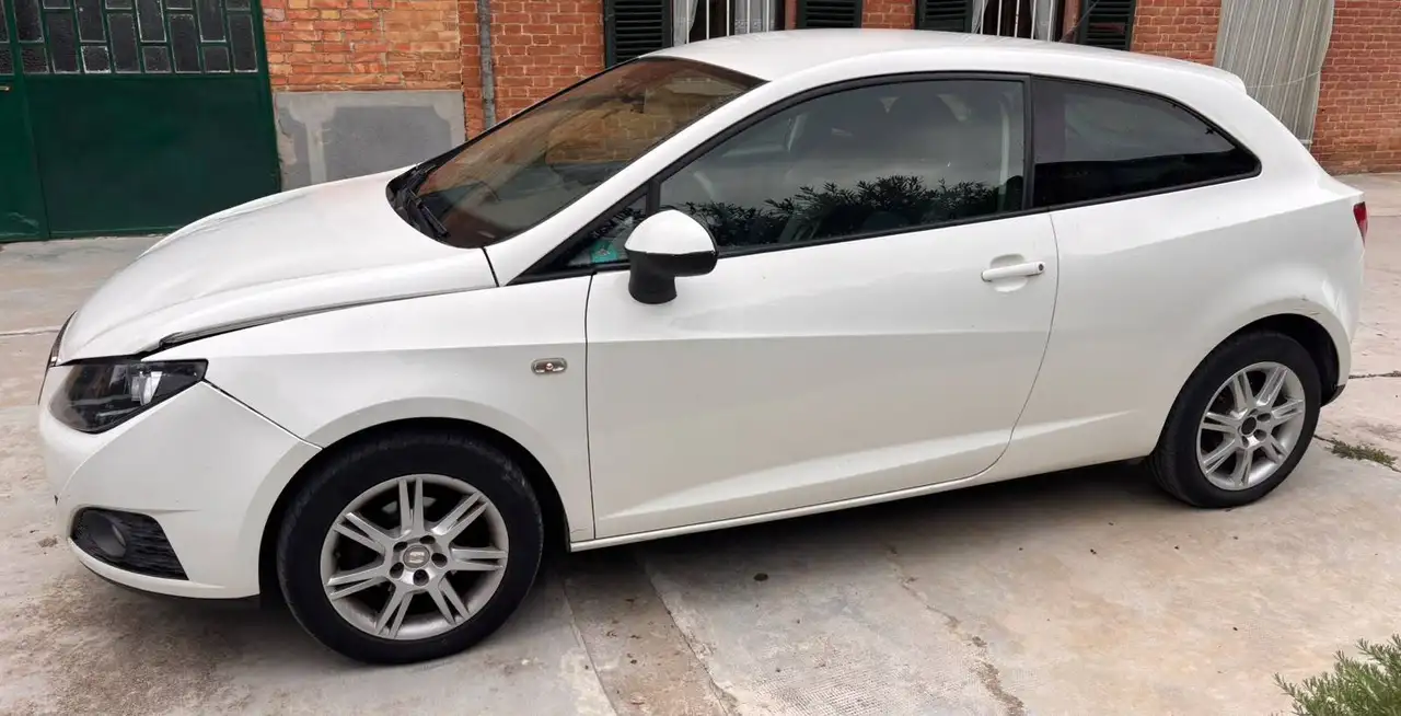 SEAT Ibiza Ibiza IV 2008 Berlina SC 1.4 tdi Style (stylance) dpf — photo 1 of 15