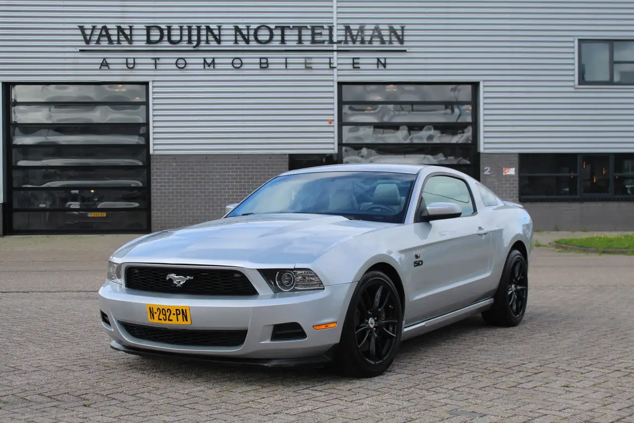 Ford Mustang USA 5.0 V8 / Handgeschakeld / Leer / Clima — photo 1 of 23