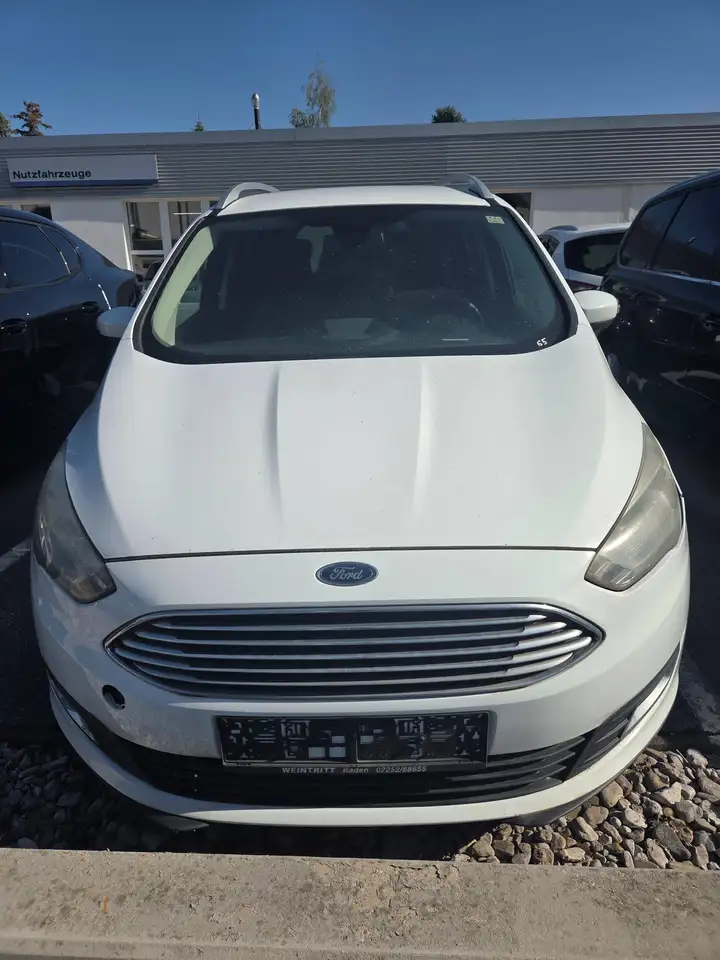 Ford Grand C-Max Titanium — photo 1 of 6