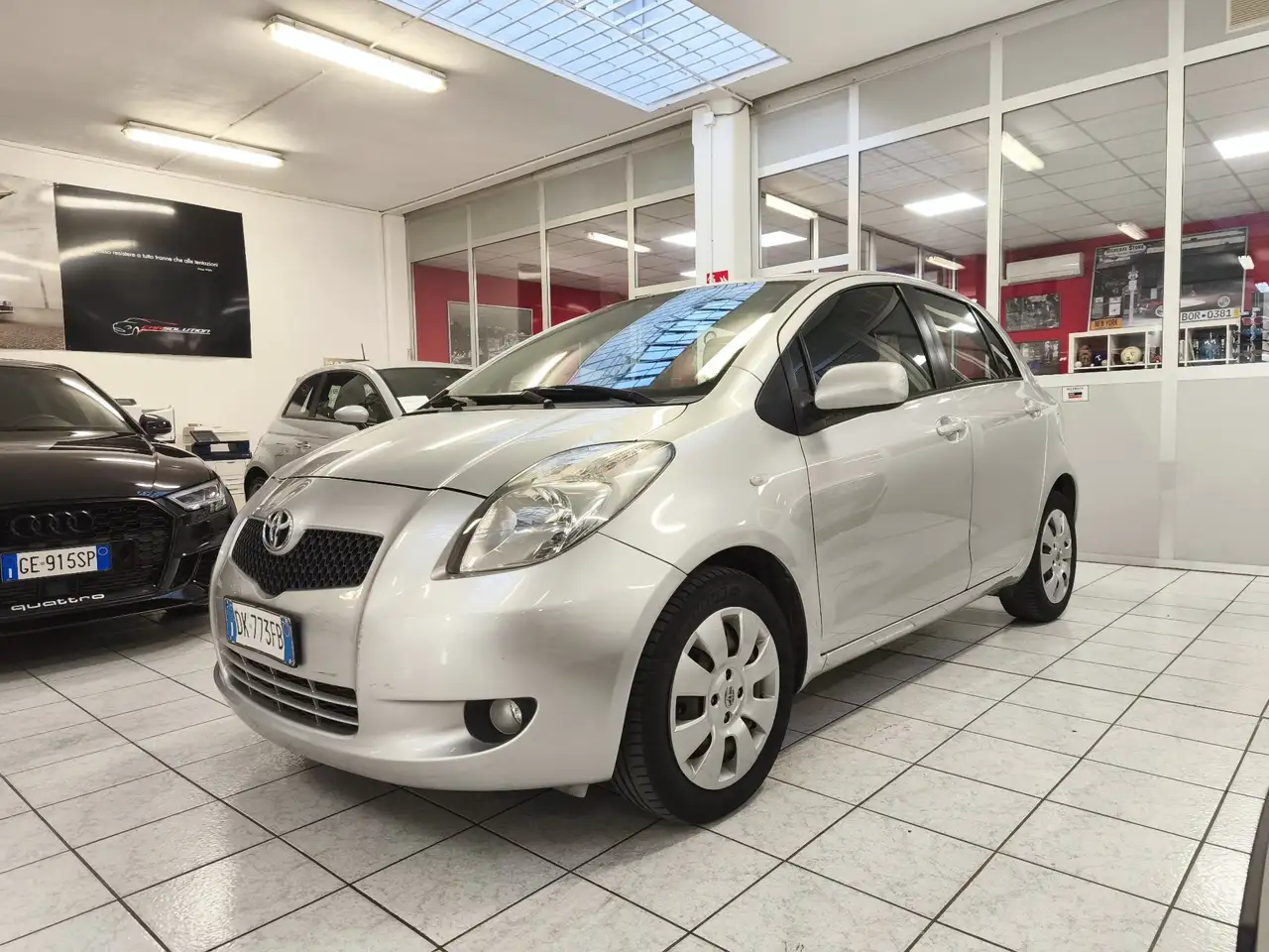 Toyota Yaris 5p 1.3 Luna — photo 1 of 15