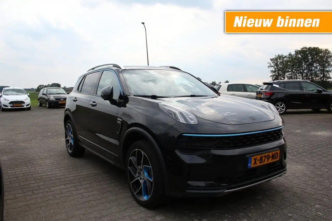 Lynk & Co 01 01 1.5 Plug-in Hybrid — photo 1 of 7