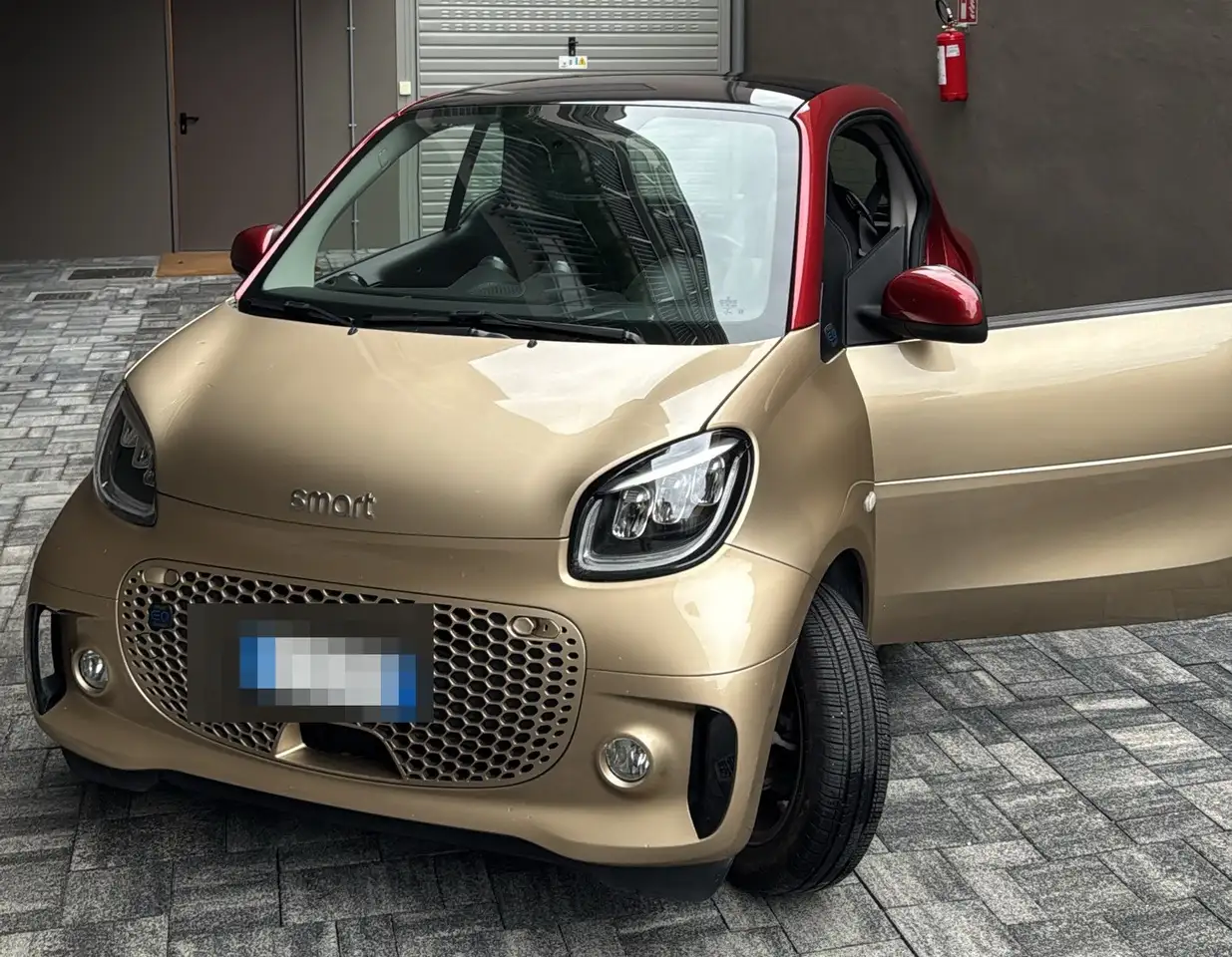 smart forTwo eq Passion 22kW — photo 1 of 5