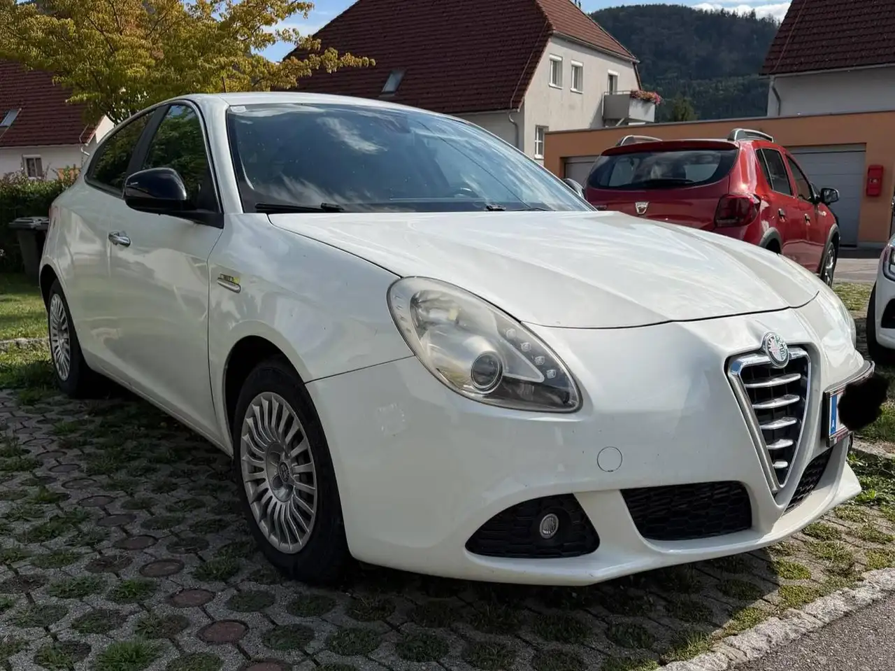 Alfa Romeo Giulietta Giulietta 1,6 JTDM-2 Veloce Veloce — photo 1 of 20