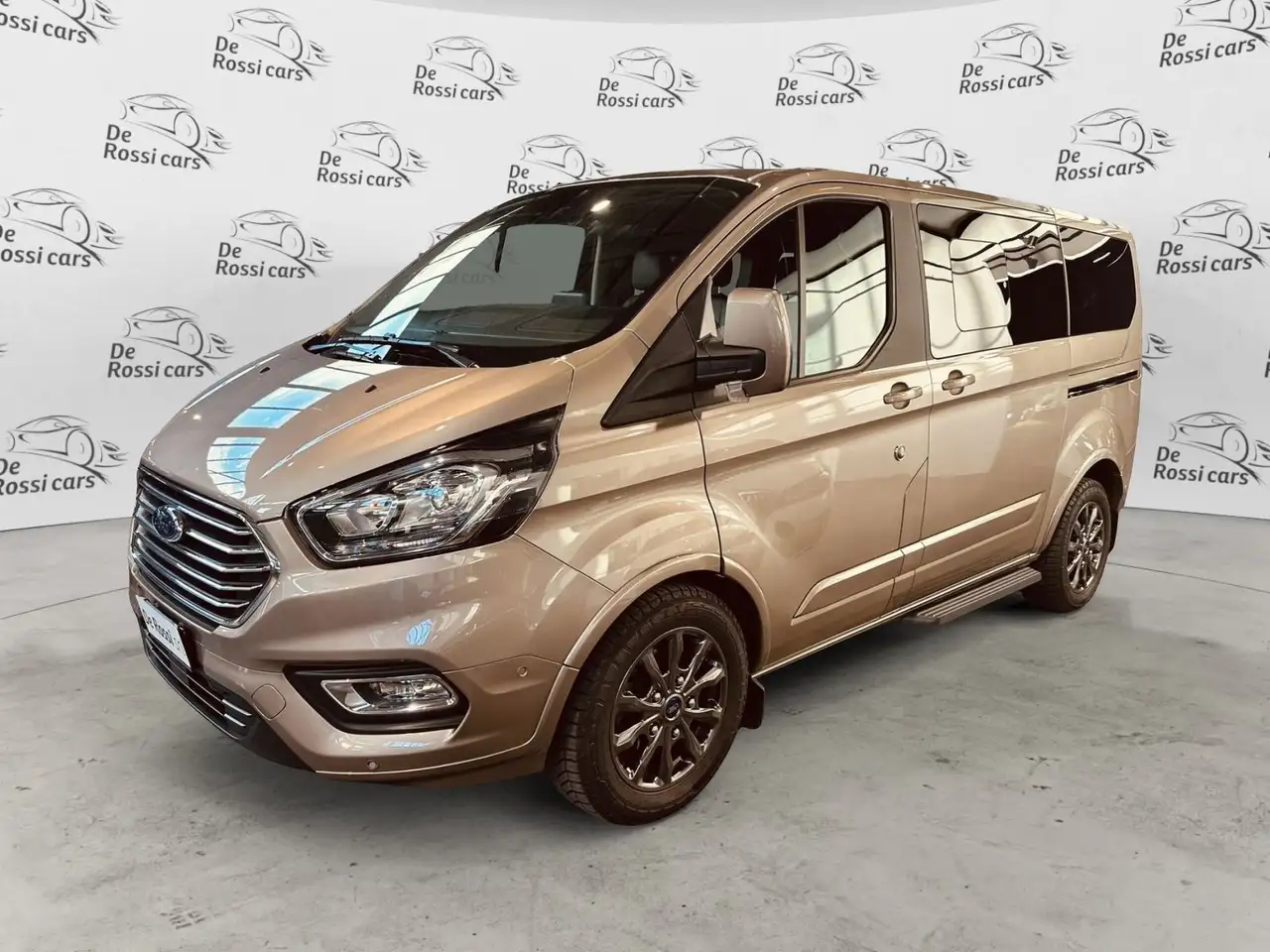 Ford Tourneo Tourneo Custum 320 2.0 EcoBlue 130CV PC Titanium — photo 1 of 15
