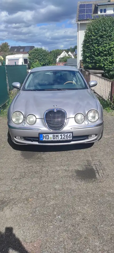 Jaguar S-Type 4.2 V8 Sport — photo 1 of 12
