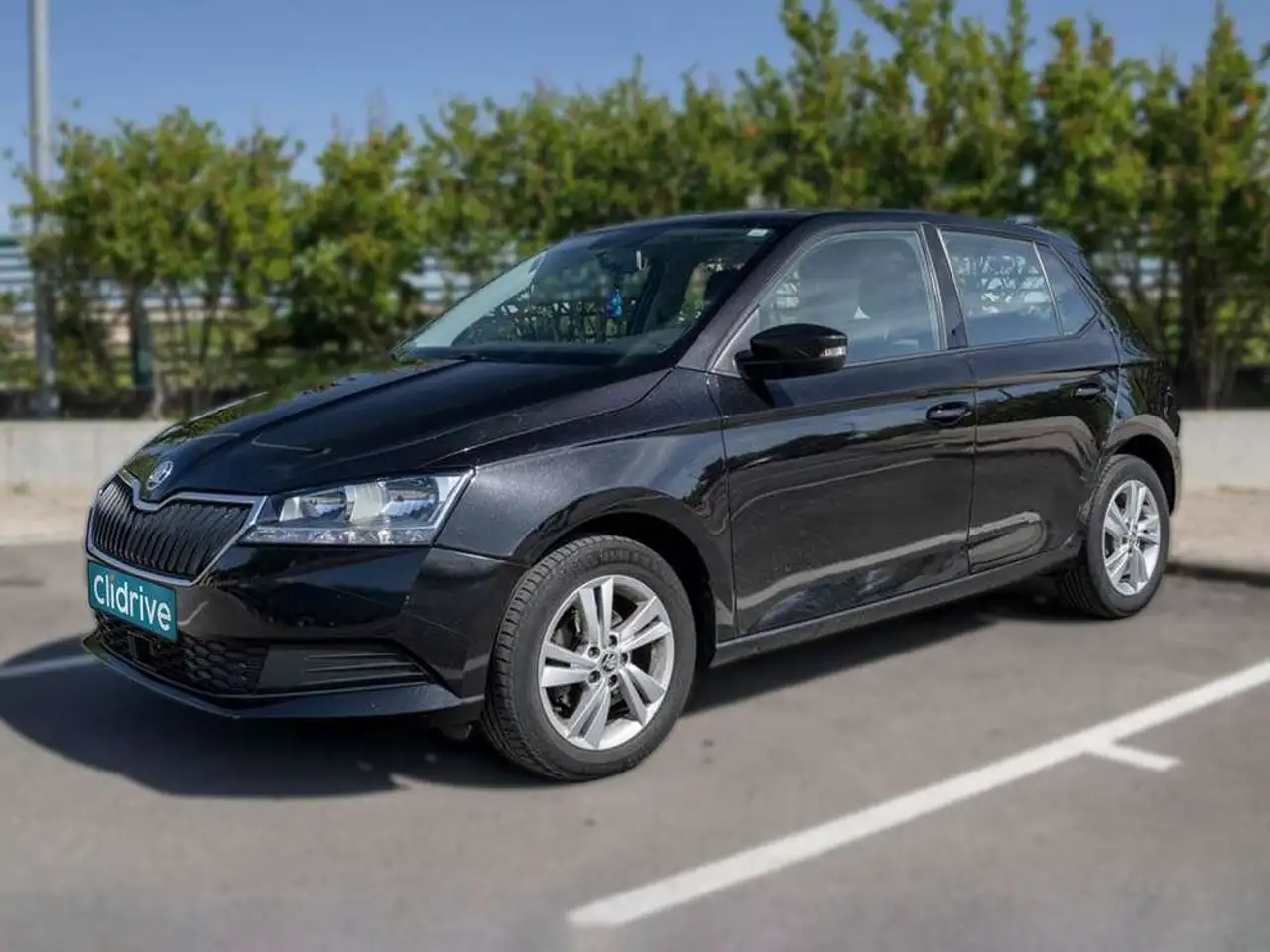 Skoda Fabia 1.0 MPI 75cv Ambition — photo 1 of 12
