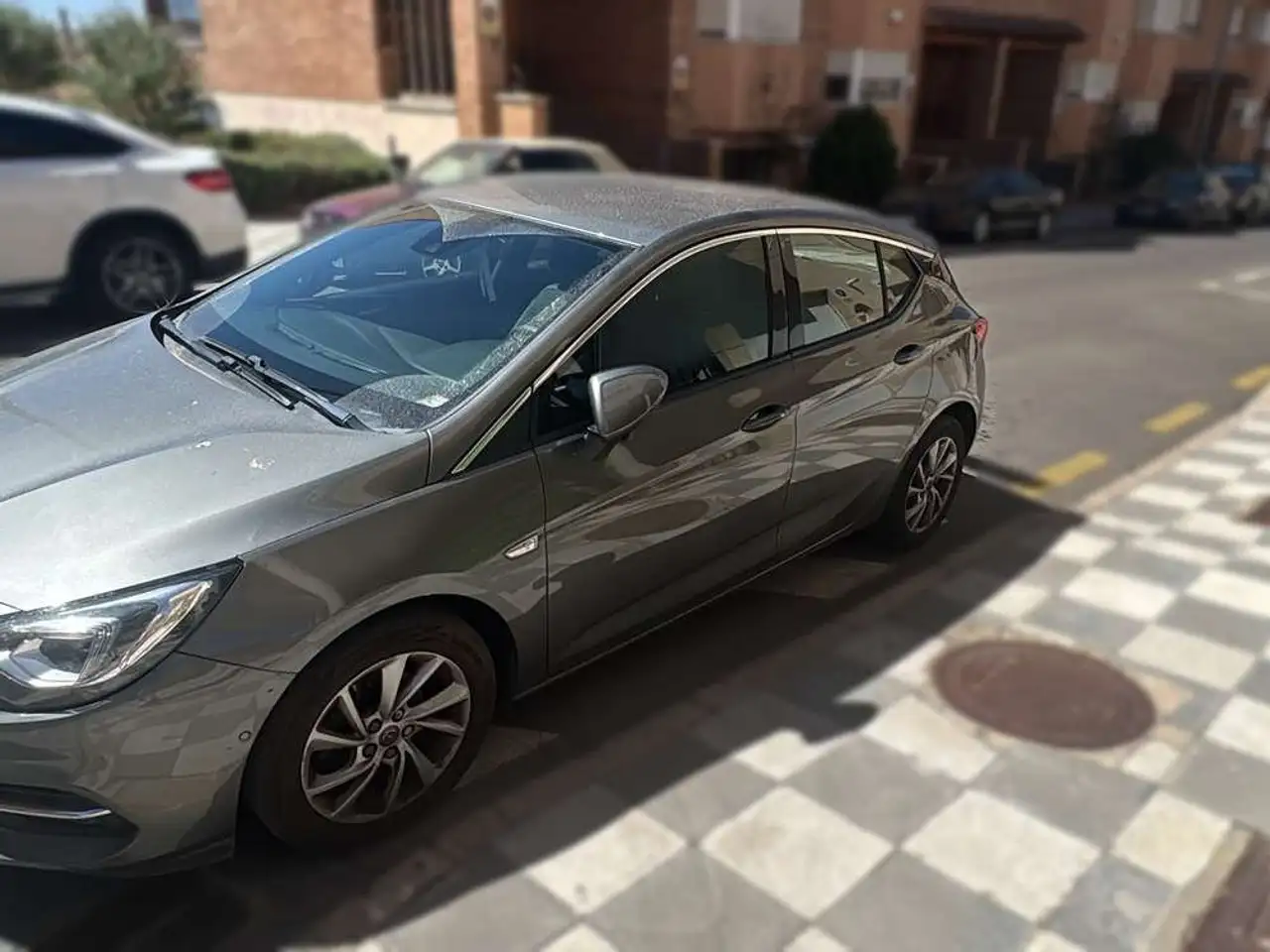 Opel Astra 1.2T S/S Business Elegance 145 — photo 1 of 7