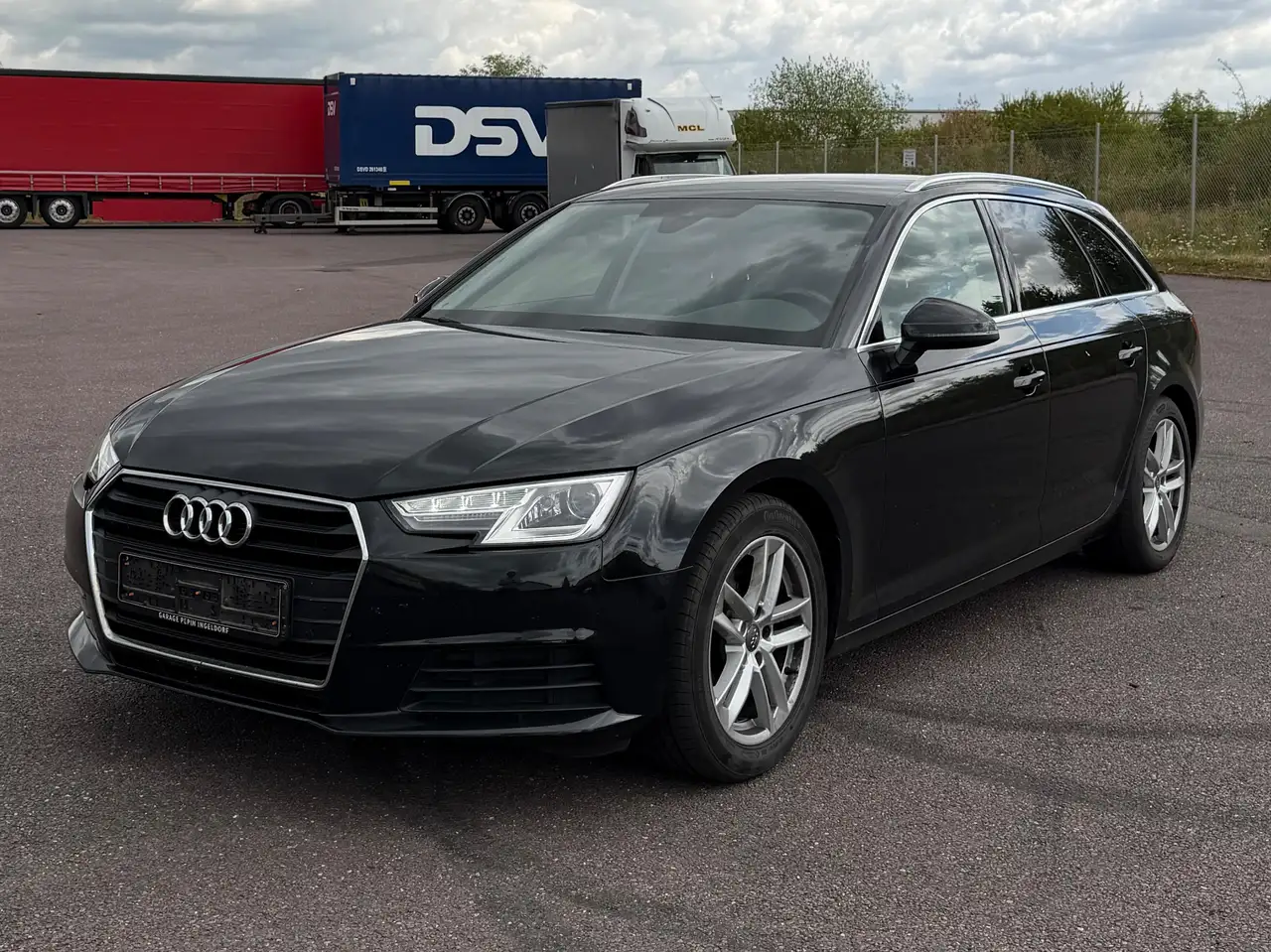Audi A4 A4 Avant 2.0 TDI ultra S tronic — photo 1 of 18