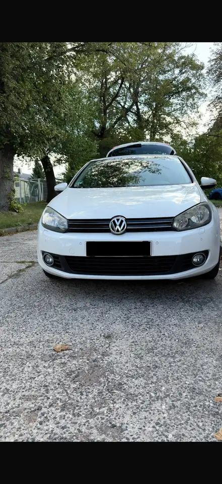Volkswagen Golf 1.4 TSI Style — photo 1 of 11