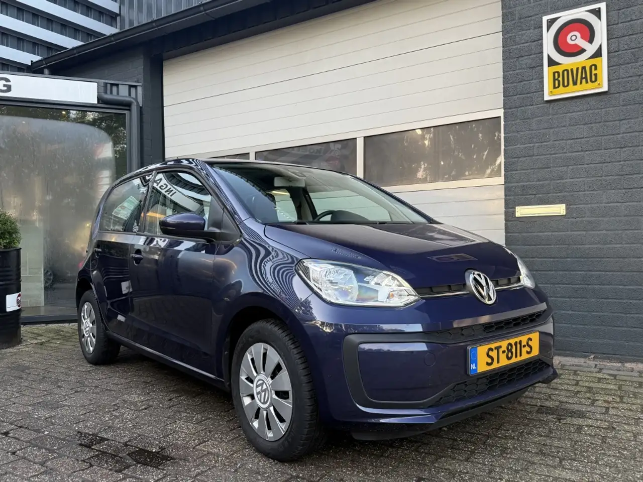 Volkswagen up! 1.0 BMT move up! — photo 1 of 22