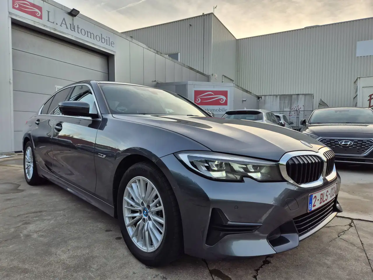 2022 BMW 320 eA / SPORT LINE / PHEV HYBRID /, photograph 2