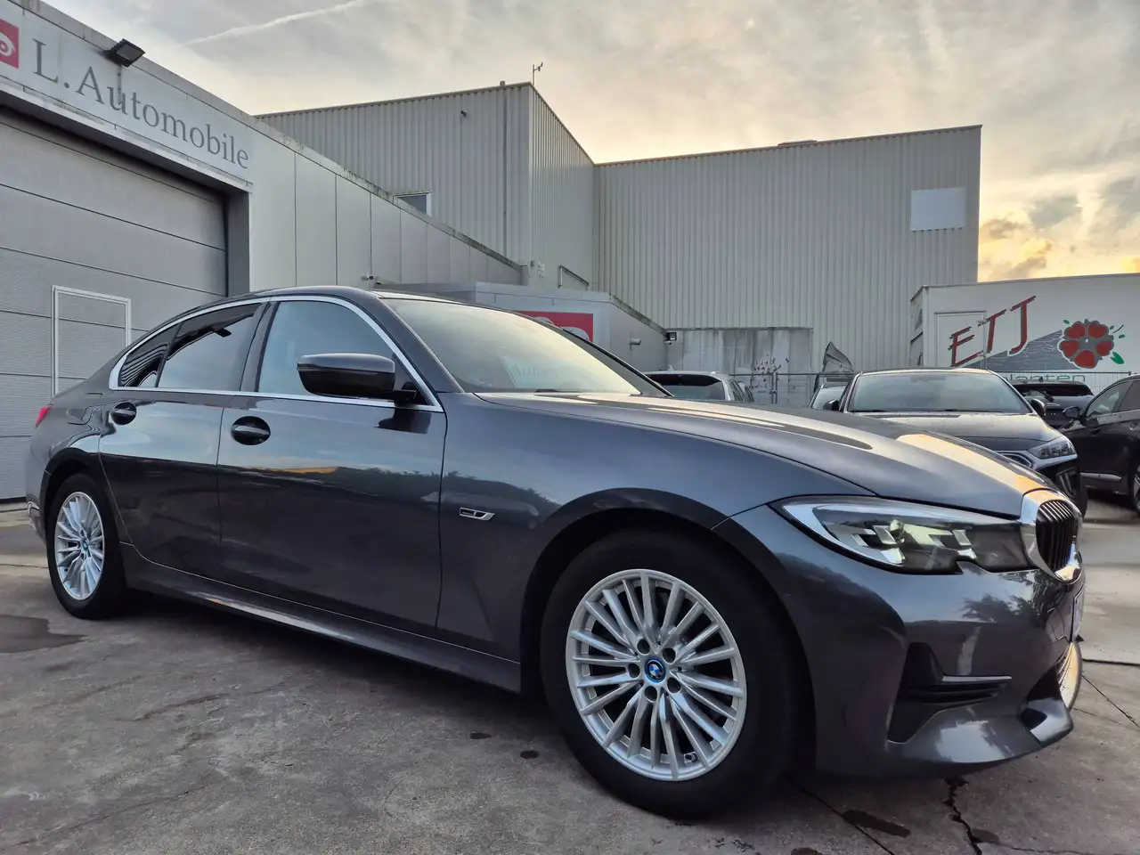 BMW 320 eA / SPORT LINE / PHEV HYBRID / — photo 1 of 15