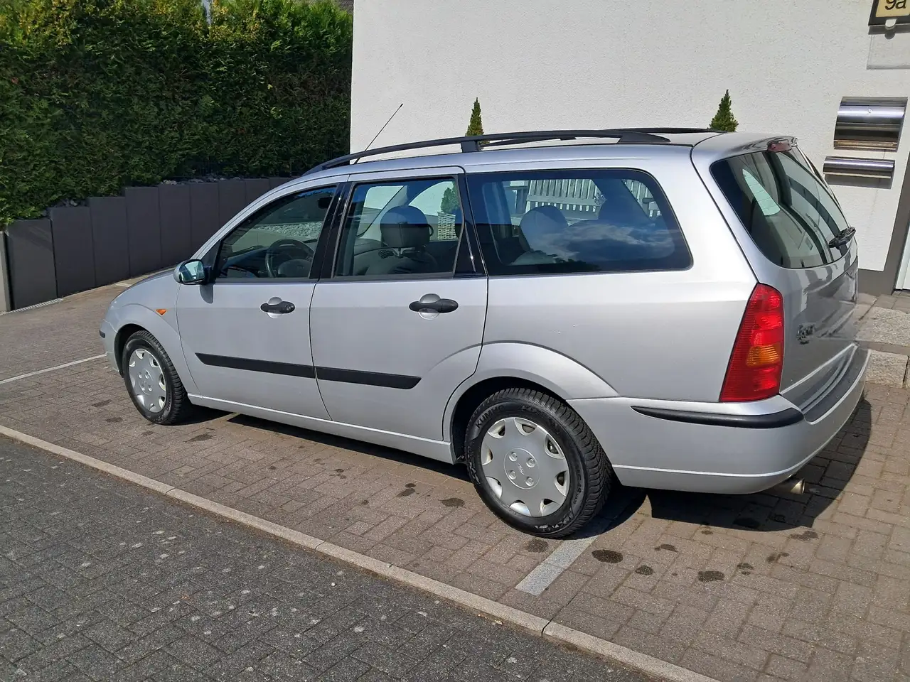Ford Focus Turnier Viva — photo 1 of 15