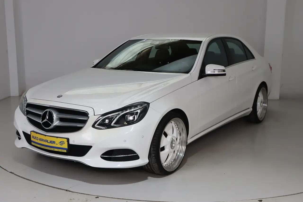 Mercedes-Benz E 200 BlueTEC * LED * Navi * HU 03.2028 Avantgarde — photo 1 of 38
