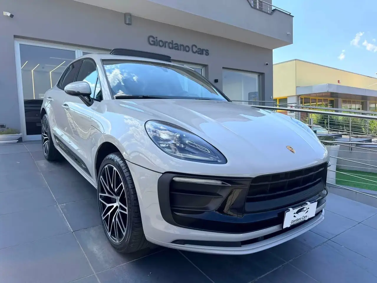 Porsche Macan 2.0 265cv pdk Gesso — photo 1 of 15