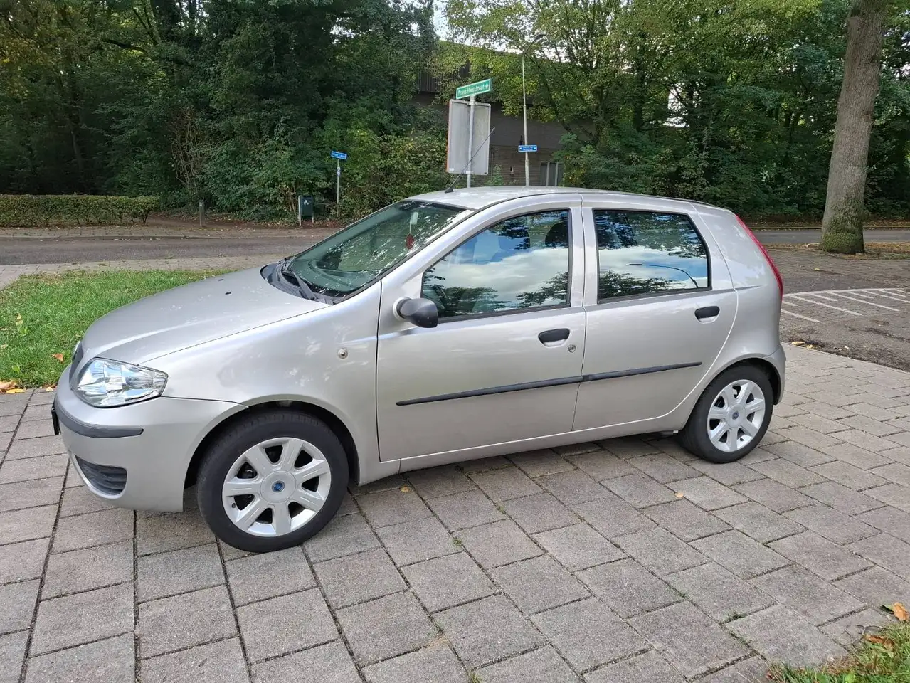 Fiat Punto Punto 1.2 Dynamic — photo 1 of 6