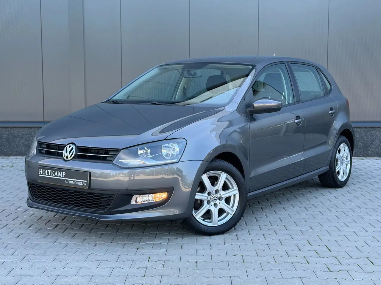 Volkswagen Polo 1.4-16V Comfortline | CARPLAY | CRUISE | AIRCO | 5 — photo 1 of 33