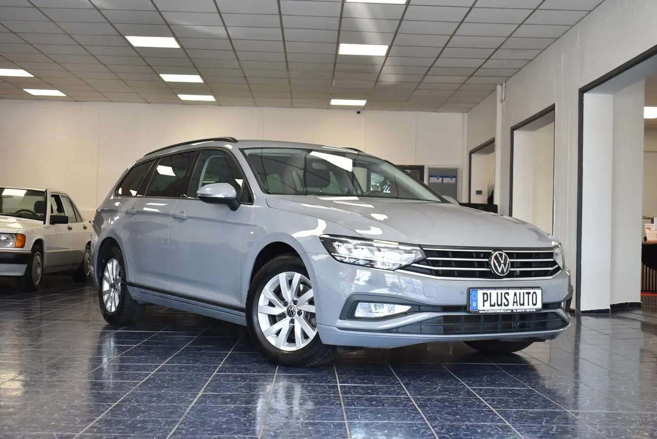Volkswagen Passat 2.0 TDI Aut Navi LED Kamera 1-Hand — photo 1 of 15