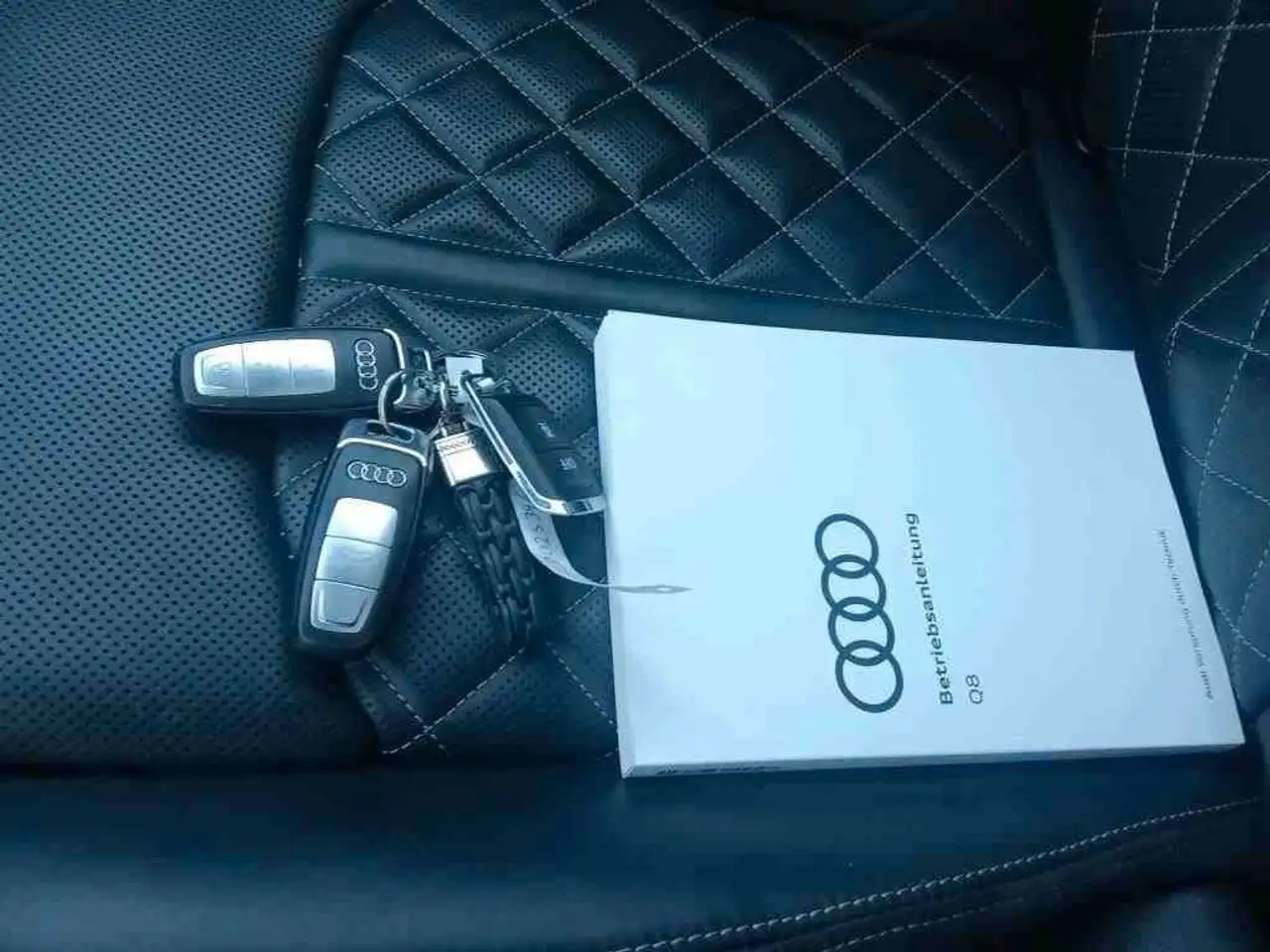 2020 Audi SQ8 4.0TDI quattro Advanced/S-Sitze/AHK/STHZ/22z, photograph 5